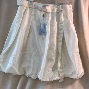 NWT Lightweight silky bubble skirt